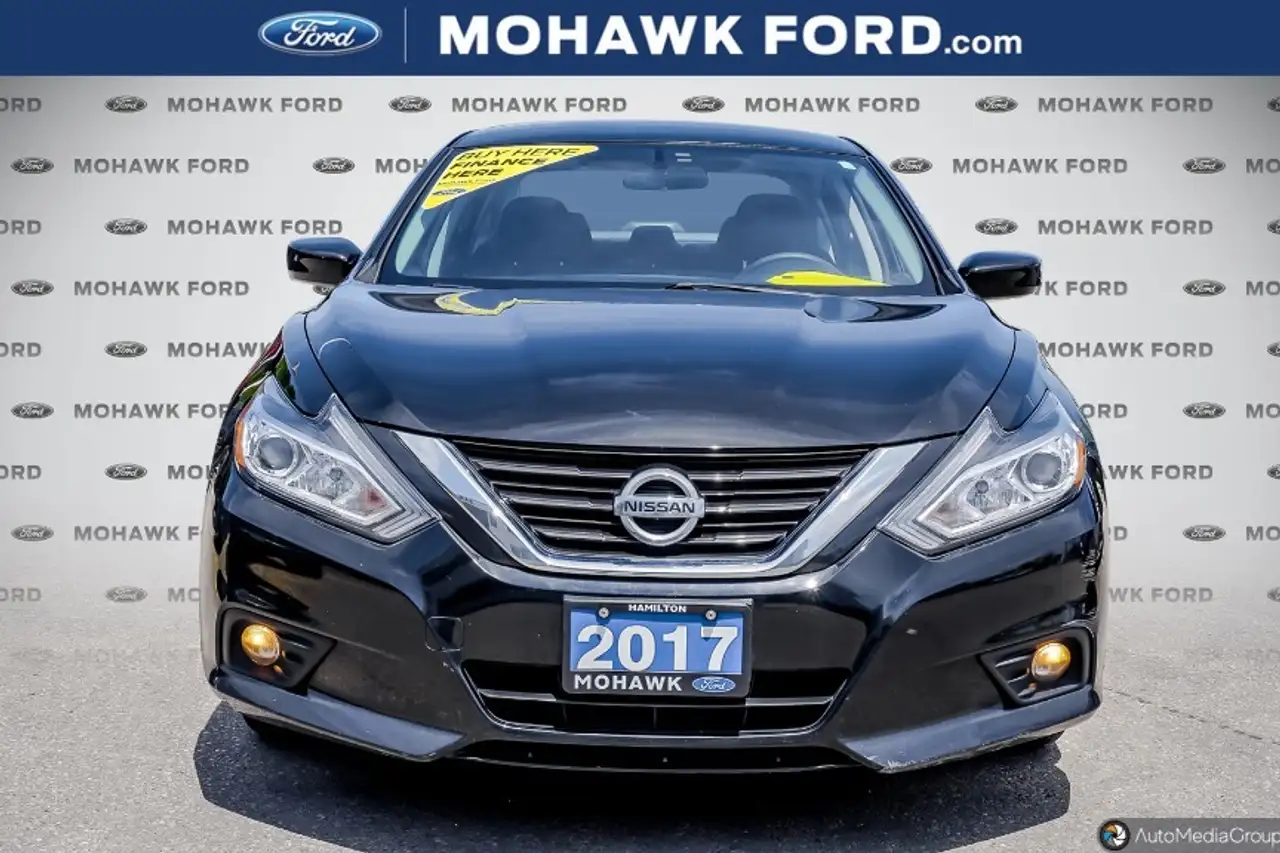 Nissan Altima снимка Nissan Altima