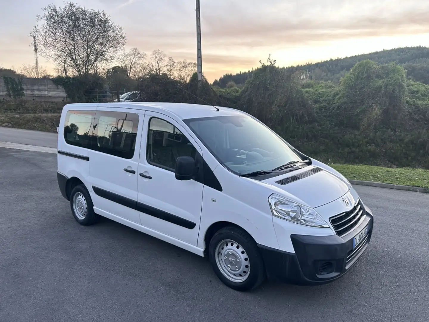 Peugeot Expert Tepee 2.0HDI Allure L1 125 - 2