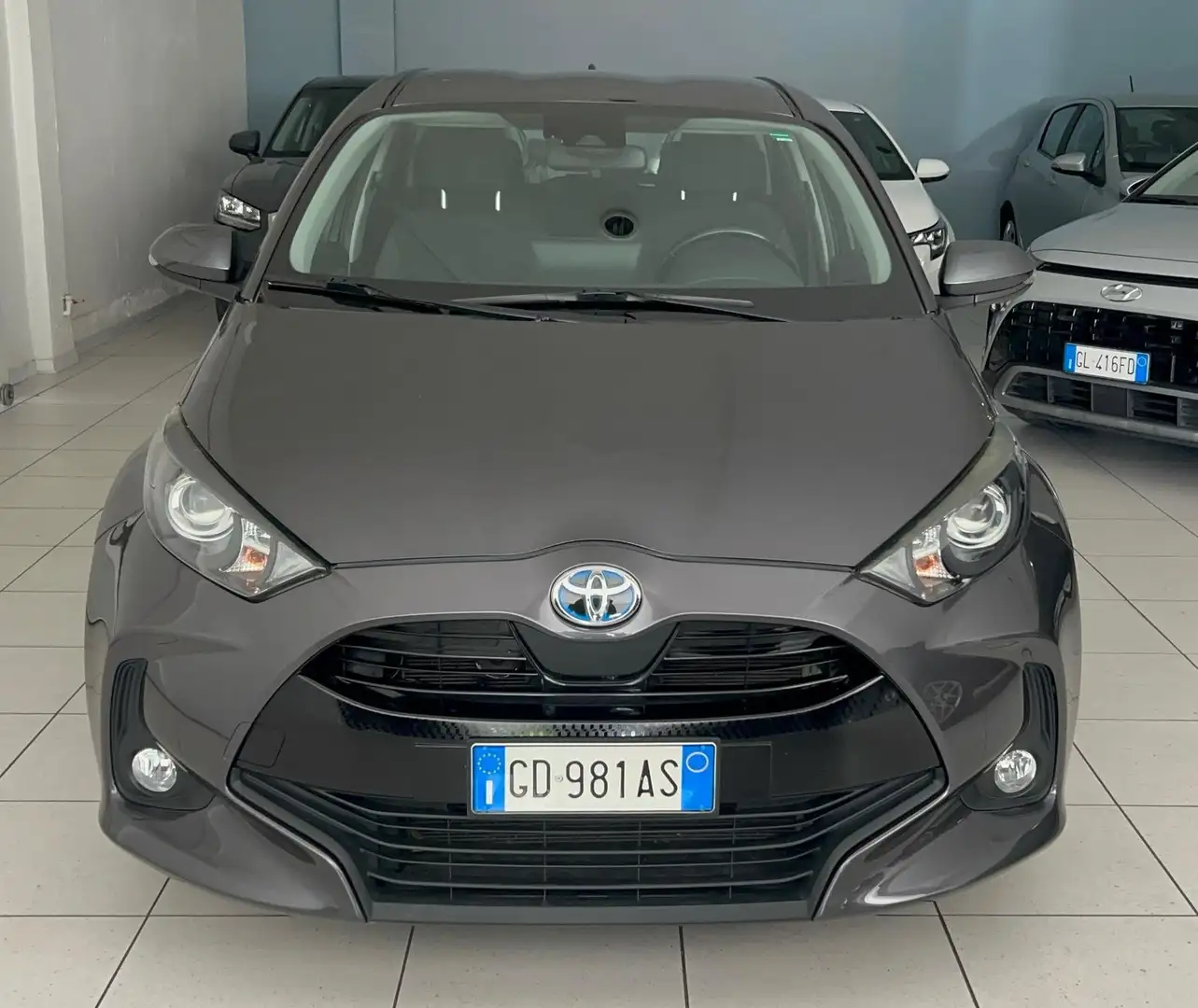 Toyota Yaris Yaris 1.5 hybrid PREZZO REALE Gris - 2