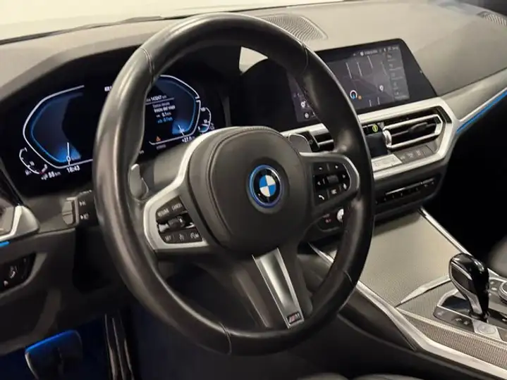 BMW Serie 3 330 e xDrive (G21) 2022, foto 16