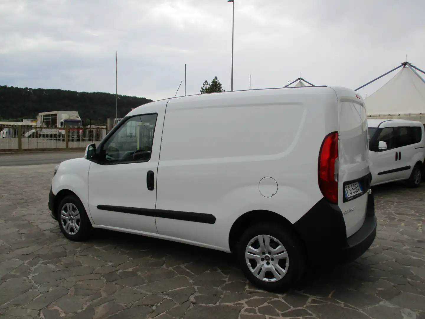 Fiat Doblo 1.6 M-JET 105CV 3 POSTI Blanco - 2