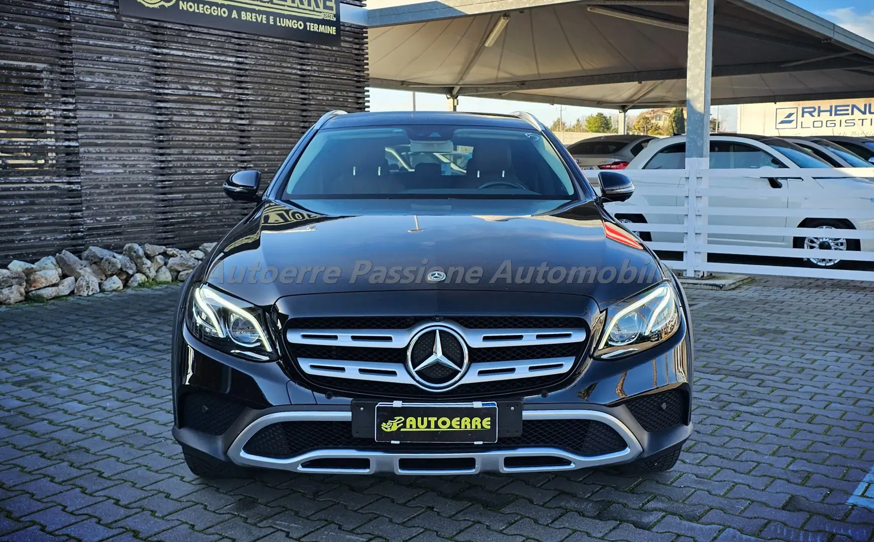 Mercedes-Benz E 220 SW All-Terrain  Sport 4matic Negro - 2