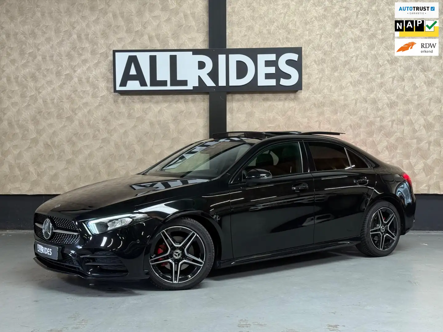 Mercedes-Benz A 200 d Premium Plus Limo AMG Night | Pano | Burmester | Schwarz - 1
