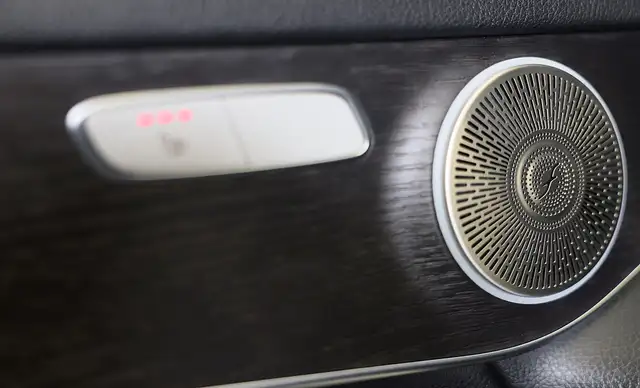 Mercedes-Benz GLC view 15