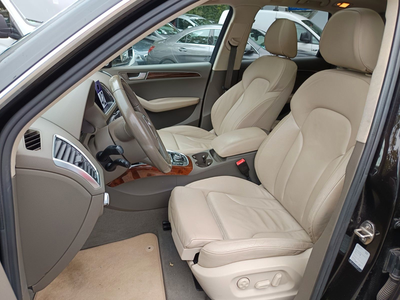 Audi Q5 3.0 TDI  quattro  Optik-Paket Off-Road — photo 9