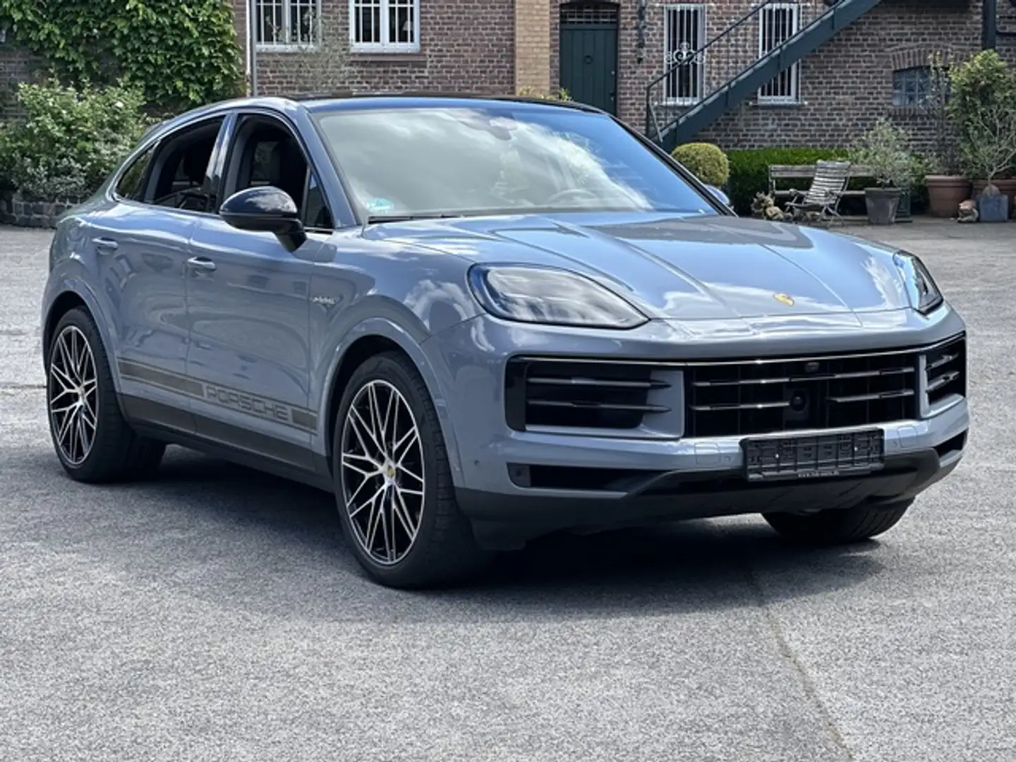 Porsche Cayenne E-Hybrid Coupe HEAD-UP*HD-MATRIX*21 RS*BOSE*NACHTS Grau - 2