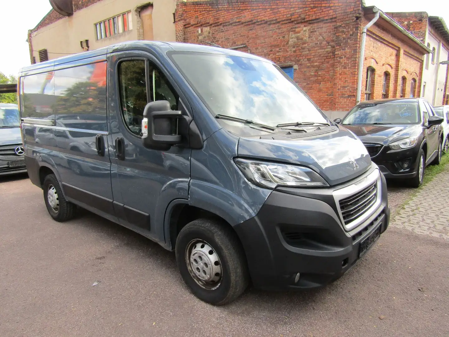 Peugeot Boxer Kasten 328 L1H1 Pro BlueHDi 120 Stop&Start Blauw - 2