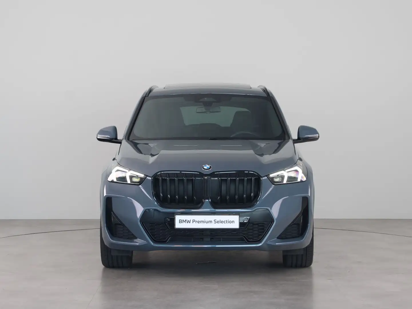 BMW X1 sDrive18i M-Sport Trekhaak Grijs - 2