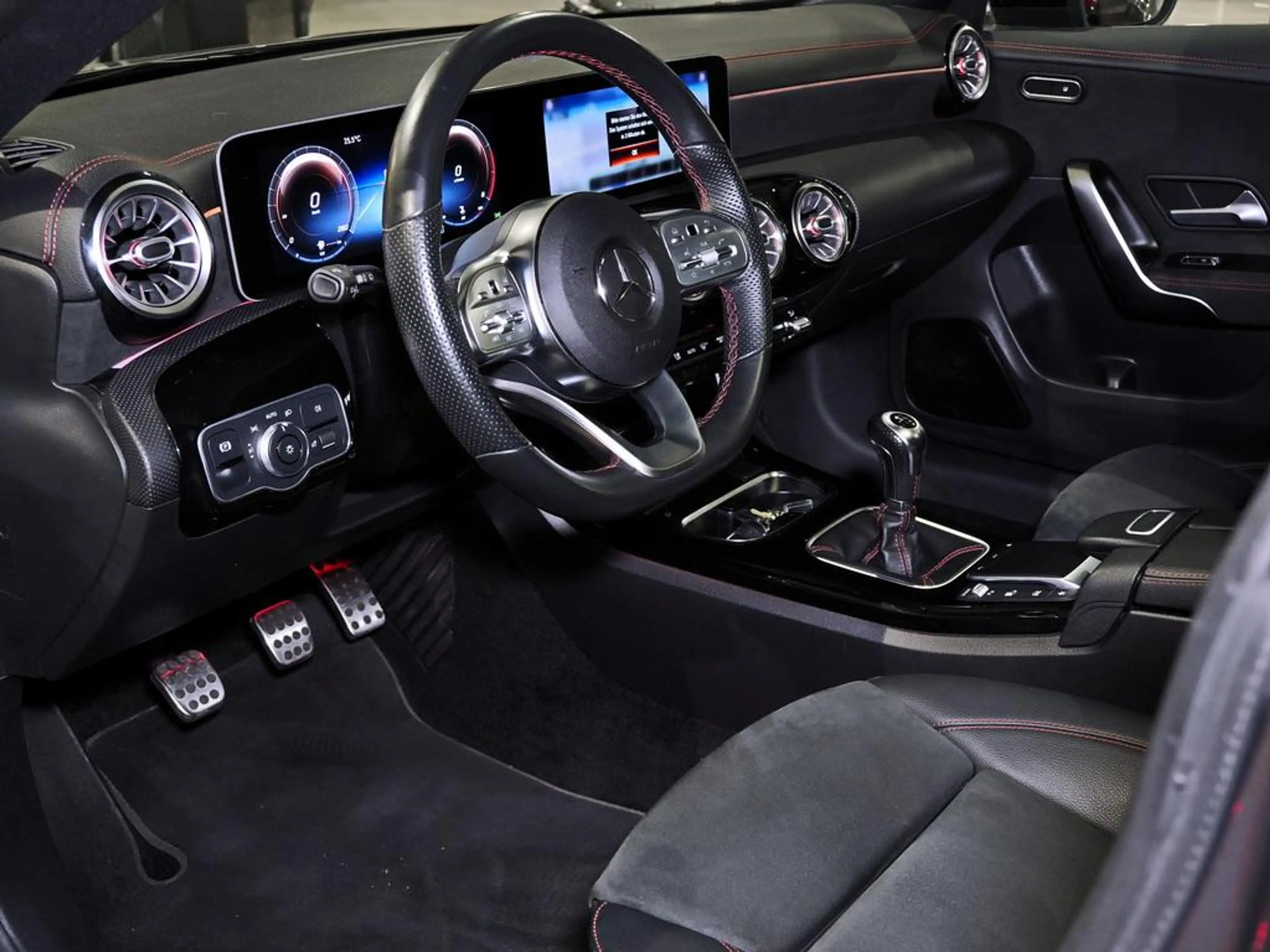 Mercedes-Benz CLA 200 SB AMG KAM PANO SHZ TEMPO AHK MBUX NIGHT — photo 9