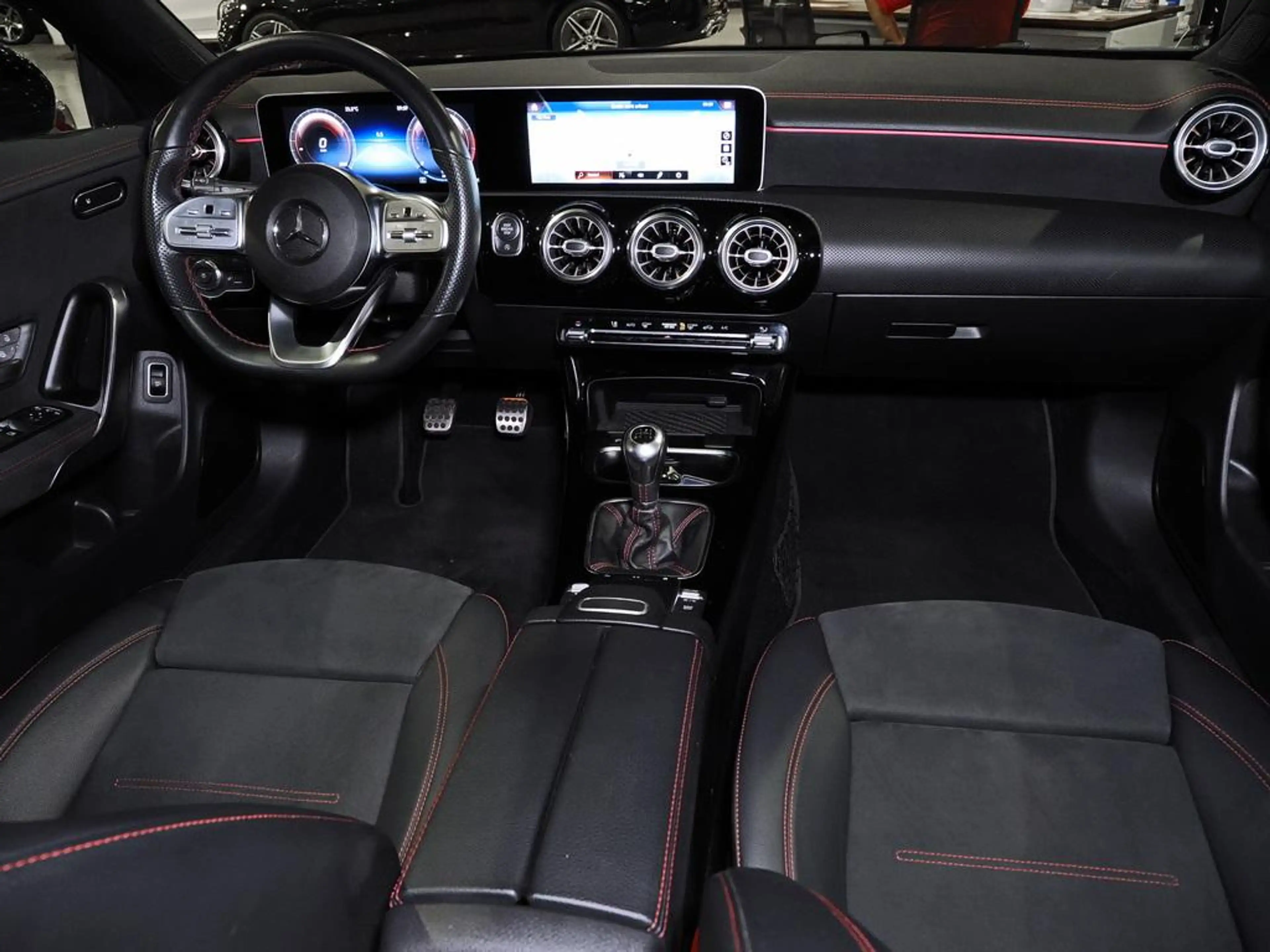 Mercedes-Benz CLA 200 SB AMG KAM PANO SHZ TEMPO AHK MBUX NIGHT — photo 14