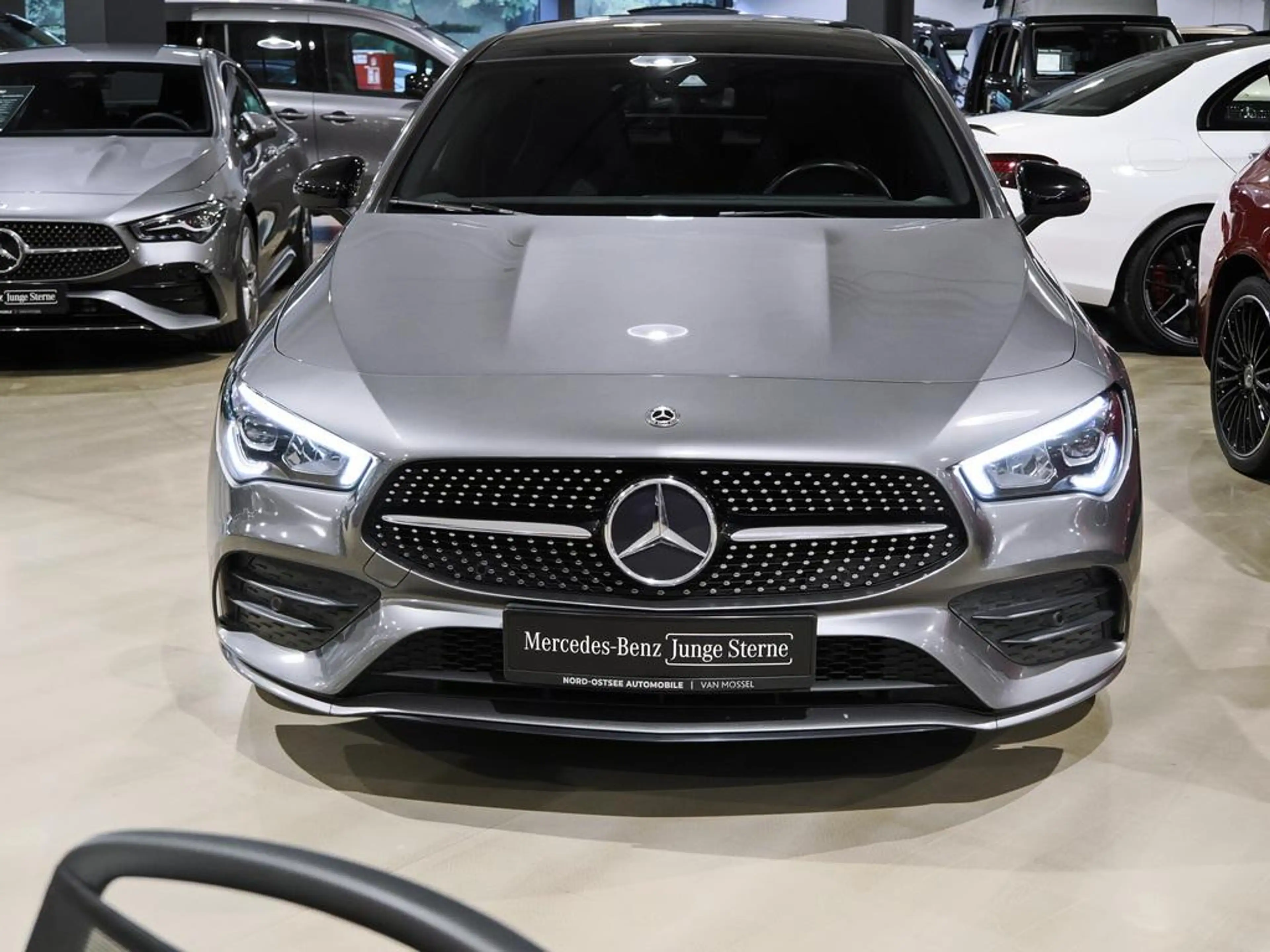 Mercedes-Benz CLA 200 SB AMG KAM PANO SHZ TEMPO AHK MBUX NIGHT — photo 4