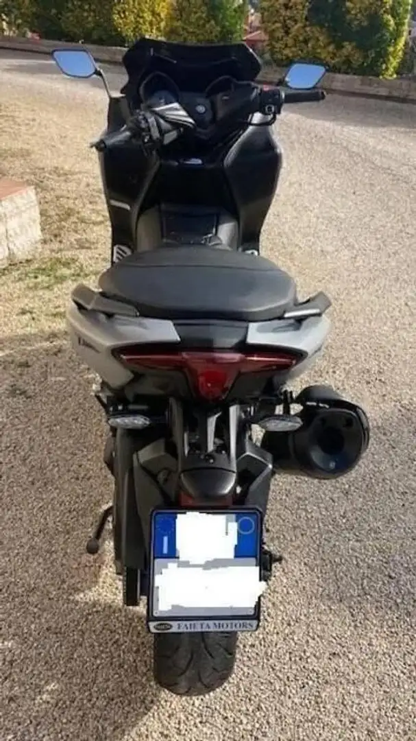 Yamaha TMAX 560 Szary - 2