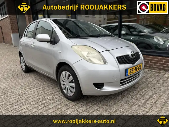 Toyota Yaris 1.3 VVTi Sol