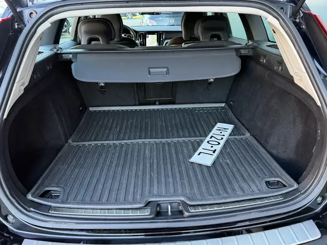 Volvo V60 view 8