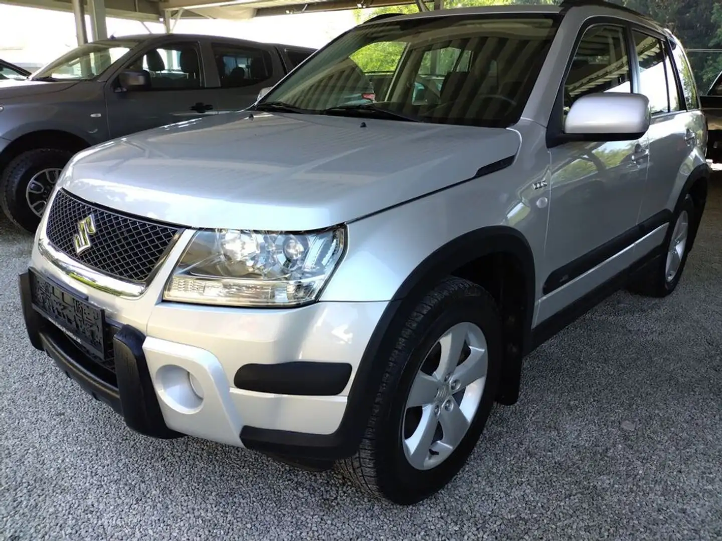 Suzuki Grand Vitara Grand 1,9 DDiS special+ !Serviceheft/2.Bes. Silber - 1