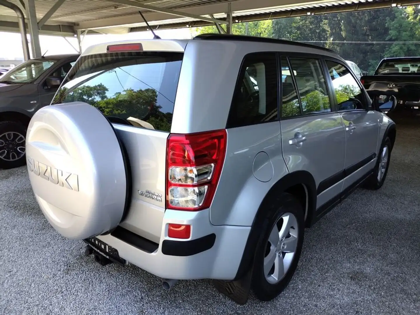 Suzuki Grand Vitara Grand 1,9 DDiS special+ !Serviceheft/2.Bes. Silber - 2