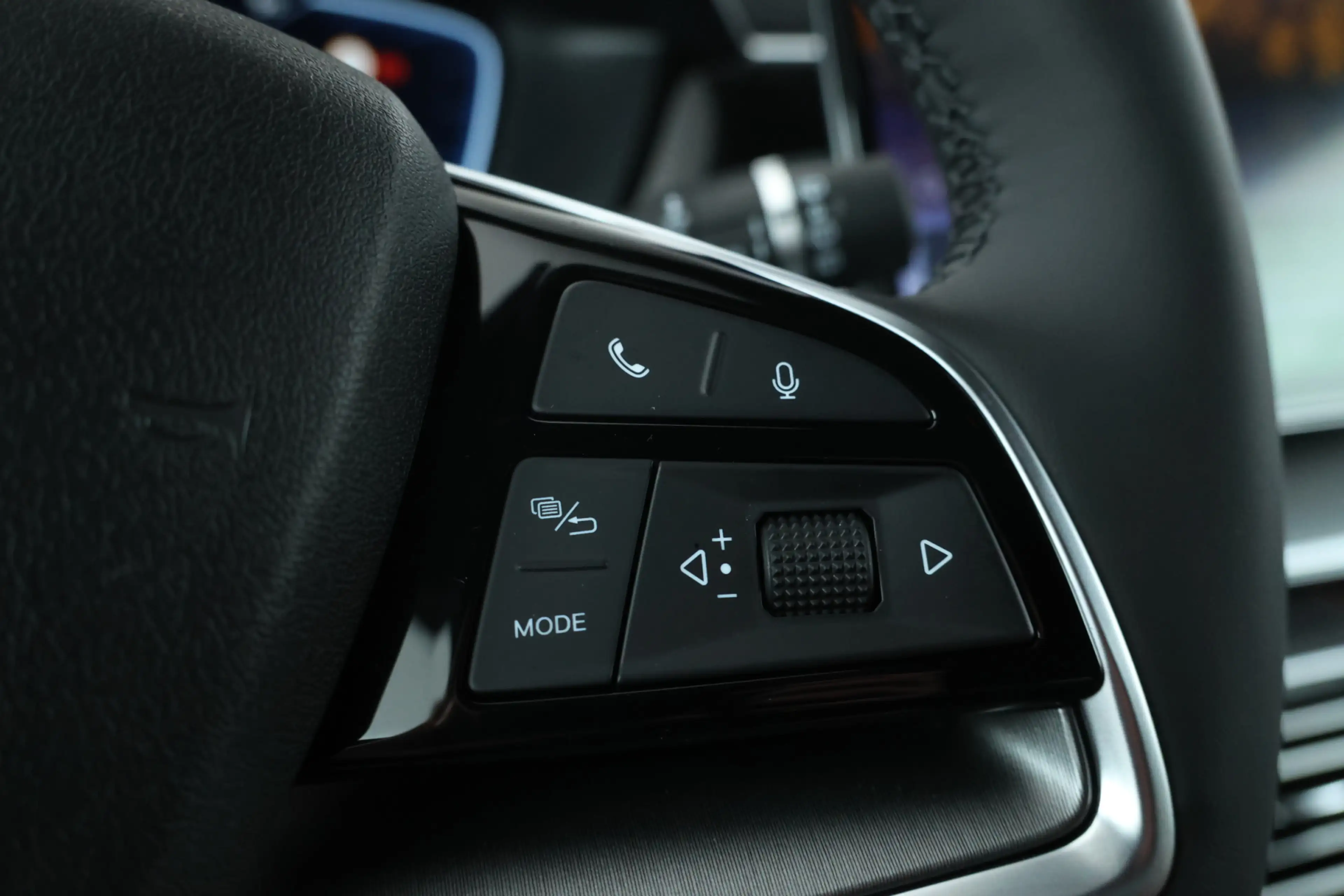 BYD Seal U 1.5 DM-i FWD Boost Plug in hybrid, Demo! — photo 24