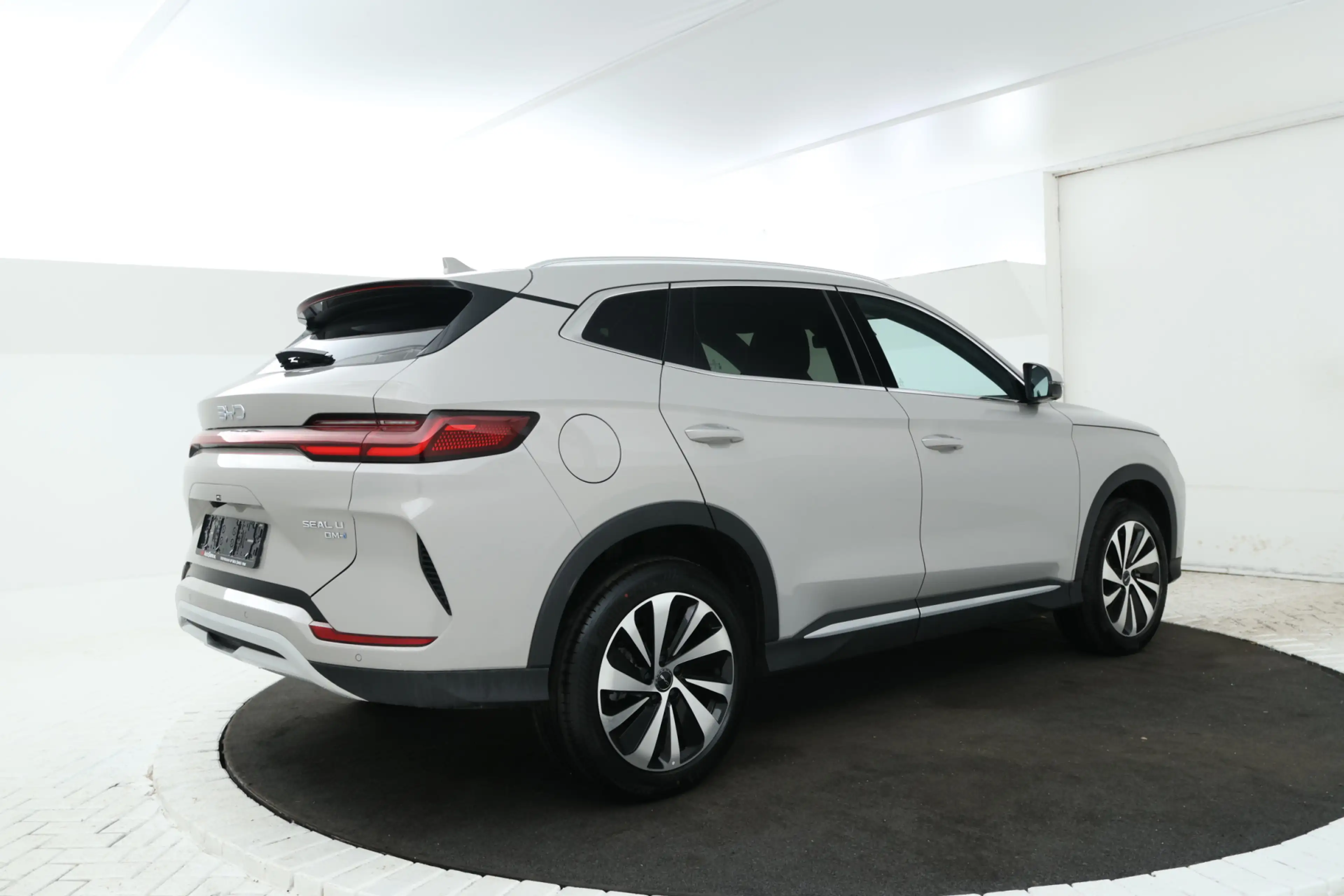 BYD Seal U 1.5 DM-i FWD Boost Plug in hybrid, Demo! — photo 2