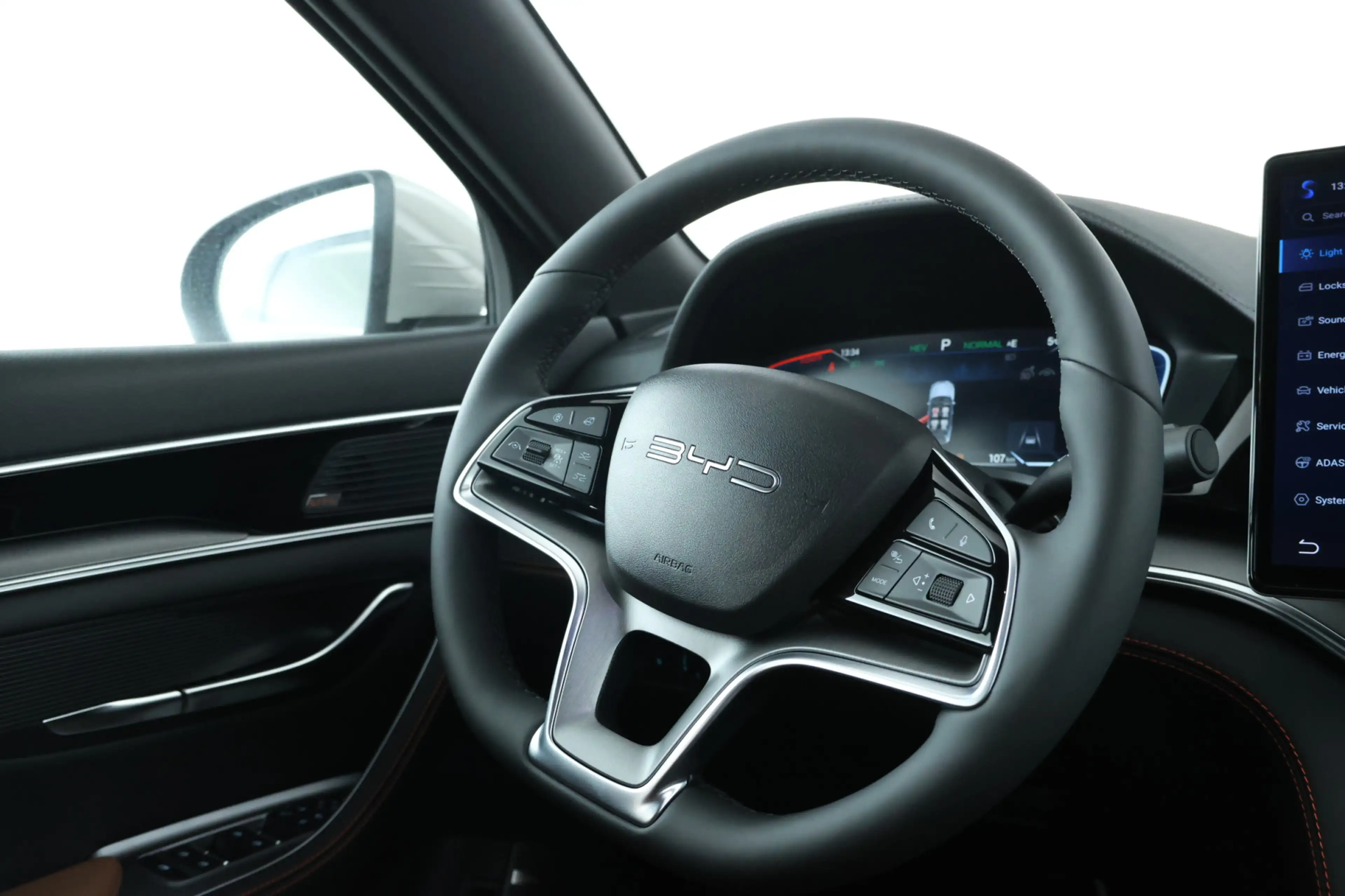 BYD Seal U 1.5 DM-i FWD Boost Plug in hybrid, Demo! — photo 20