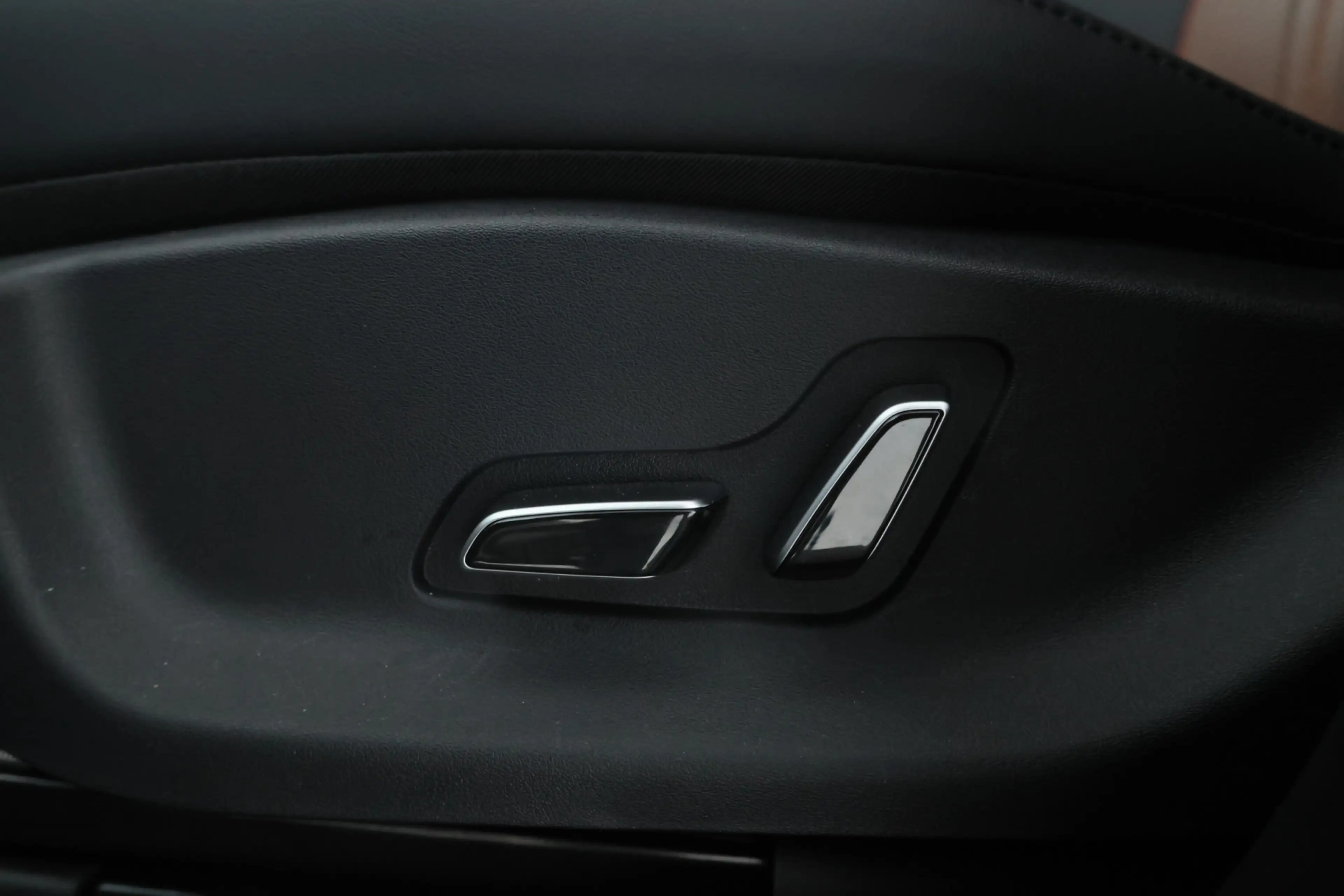 BYD Seal U 1.5 DM-i FWD Boost Plug in hybrid, Demo! — photo 19