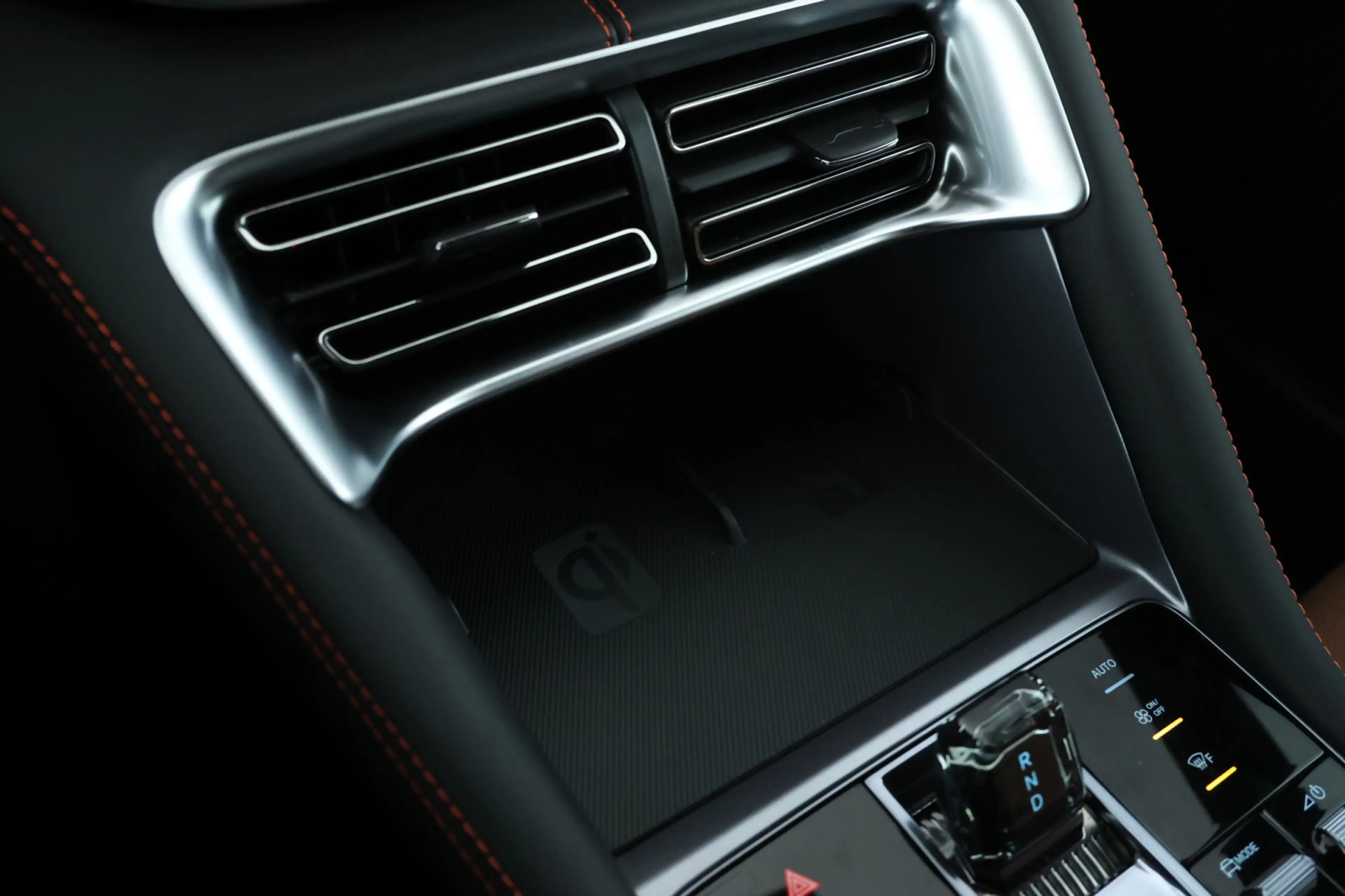 BYD Seal U 1.5 DM-i FWD Boost Plug in hybrid, Demo! — photo 33