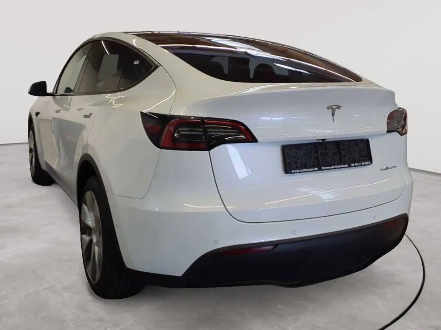 Tesla Model Y Long Range Dual Motor AWD Weiß - 2