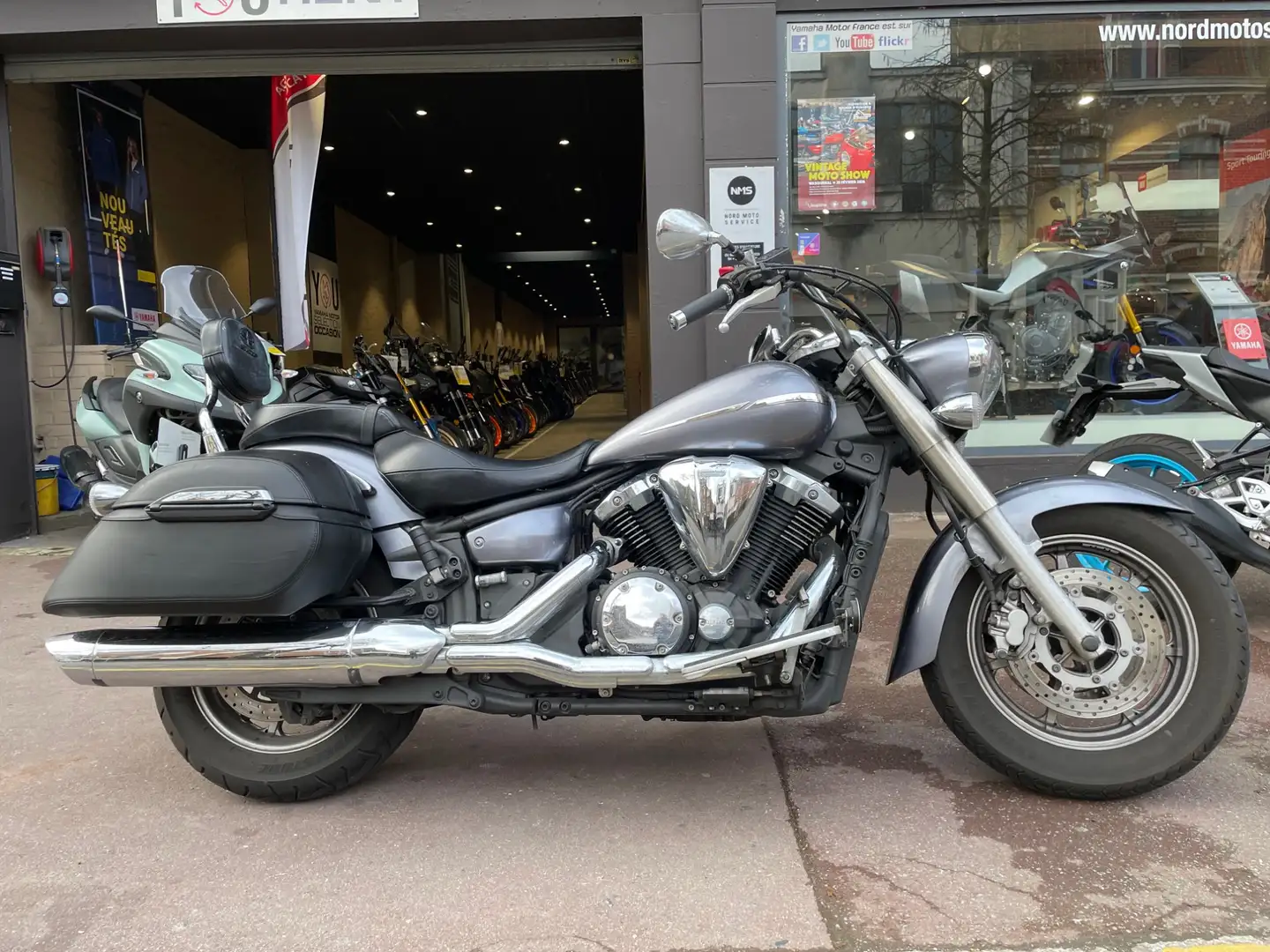 Yamaha XVS 1300 Gris - 1