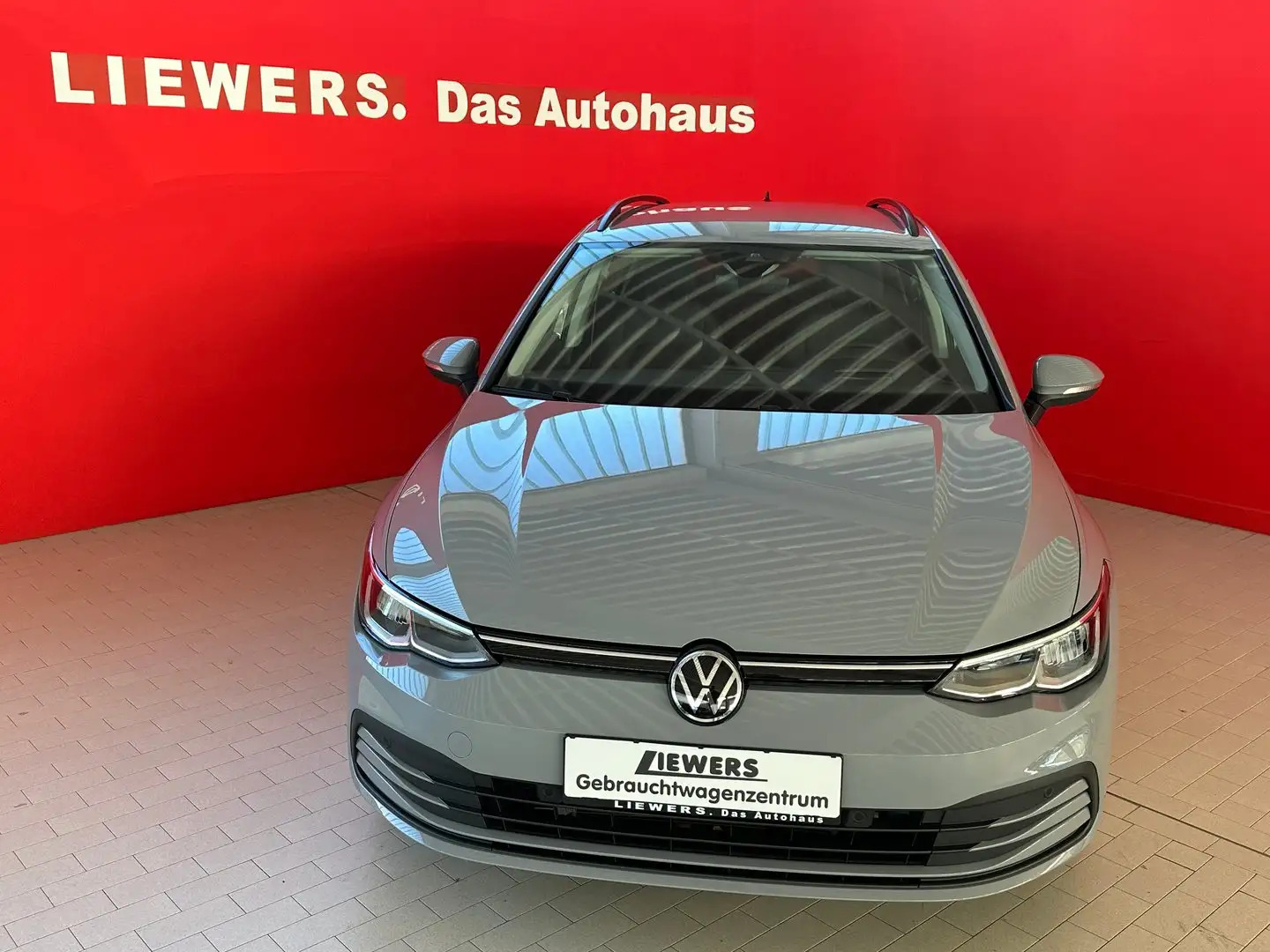 Volkswagen Golf Variant Life mHeV DSG Grau - 2