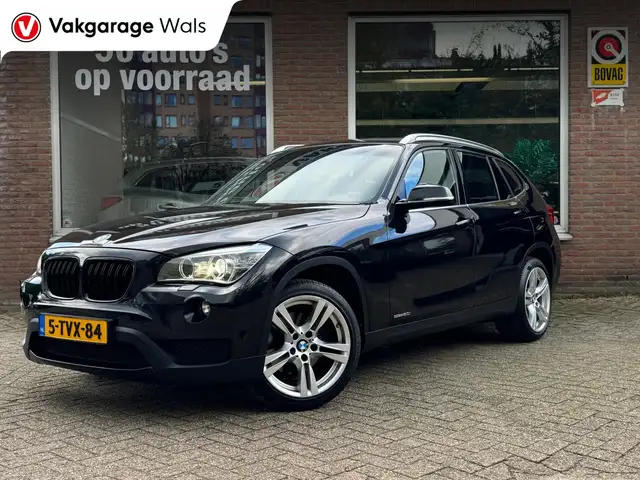 BMW X1 XDrive20i Chrome line | Airco | Navi | Trekhaak |