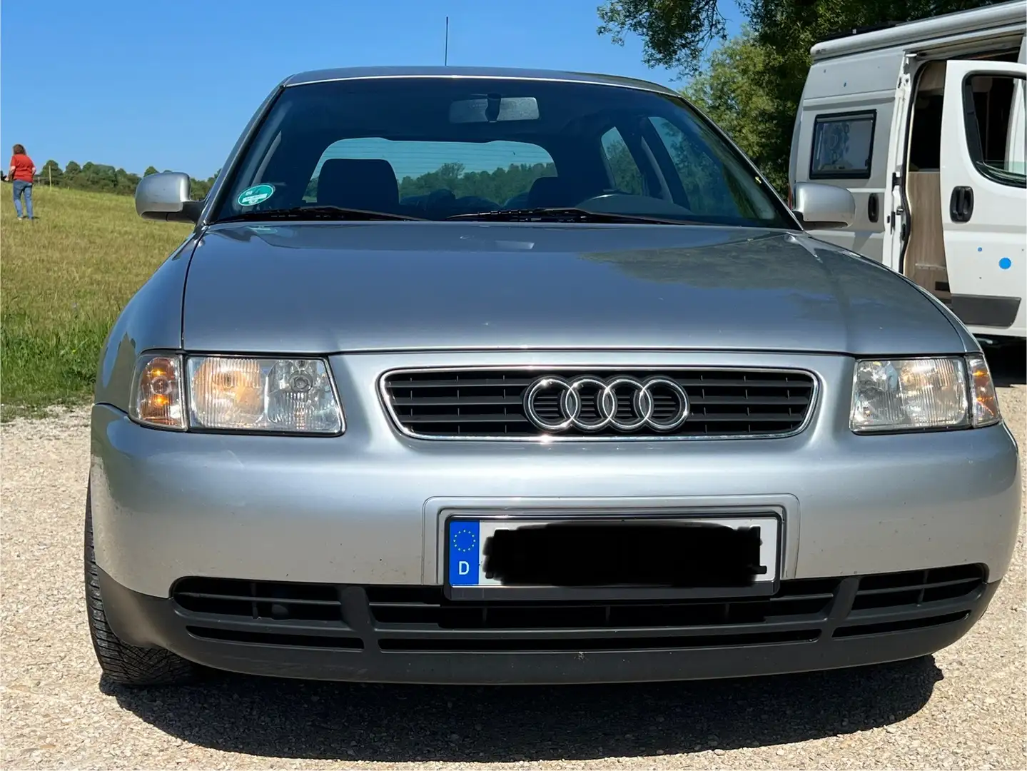 Audi A3 1.8 Ambiente Silber - 1