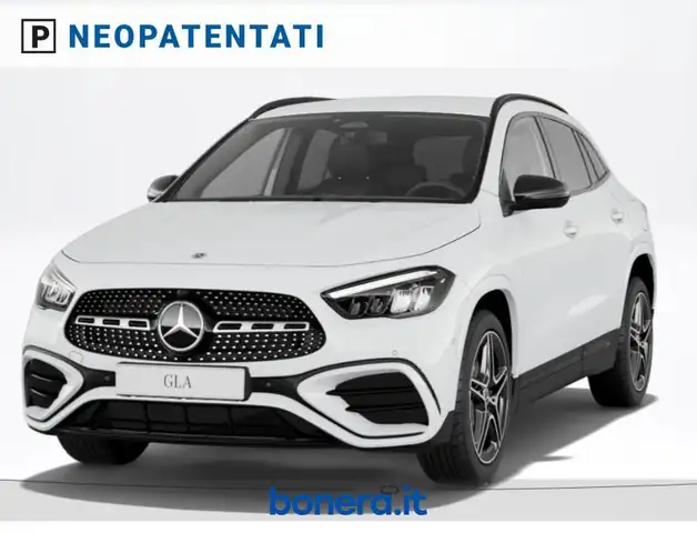 Mercedes-Benz Gla view 2
