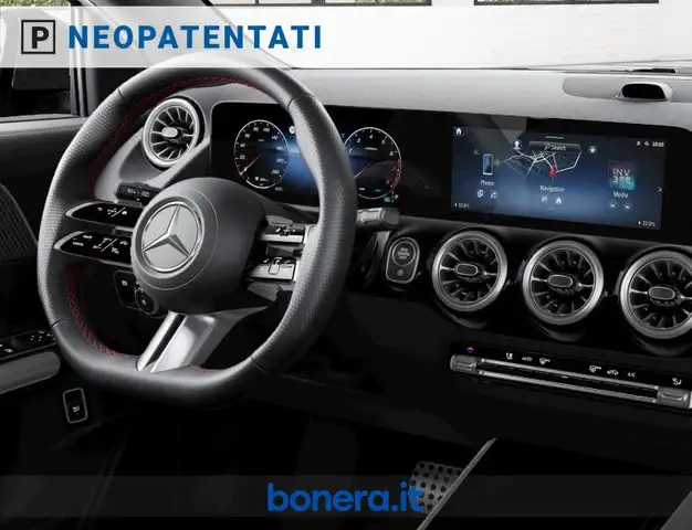 Mercedes-Benz Gla view 6