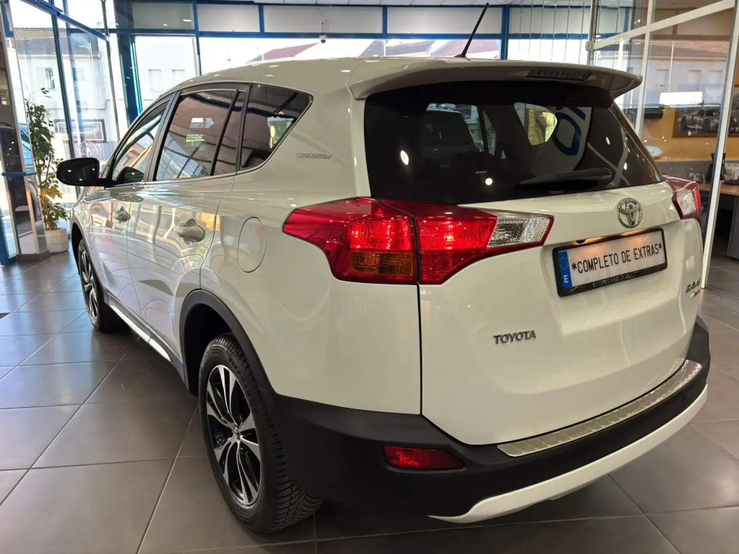 Toyota RAV 4 150D Executive AWD AutoDrive Blanc - 2