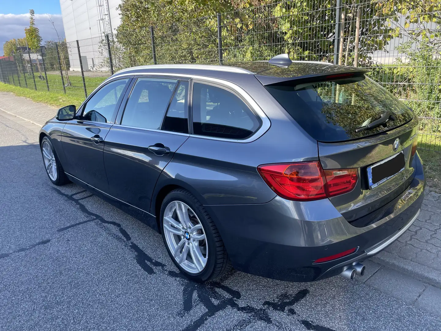 BMW 330 330d Touring Performance Modern Line - 1