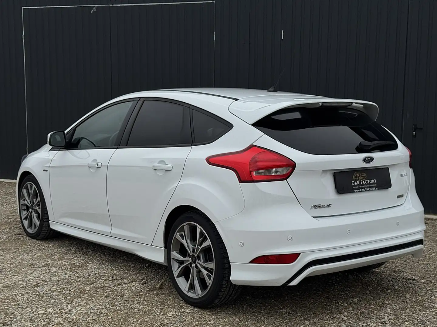 Ford Focus 1,0 EcoBoost ST-Line Weiß - 2
