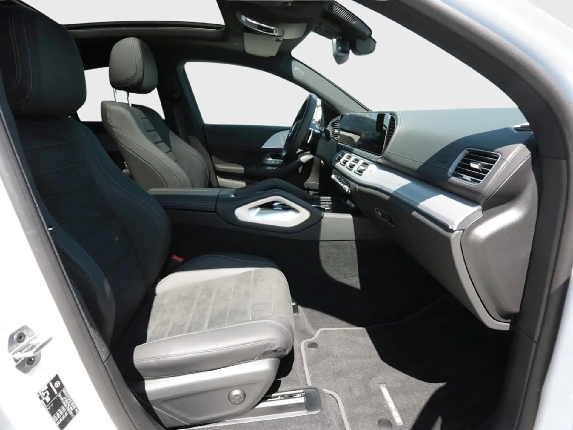 벤츠 Mercedes-Benz GLE GLE 300 2026 흰색 사진 8