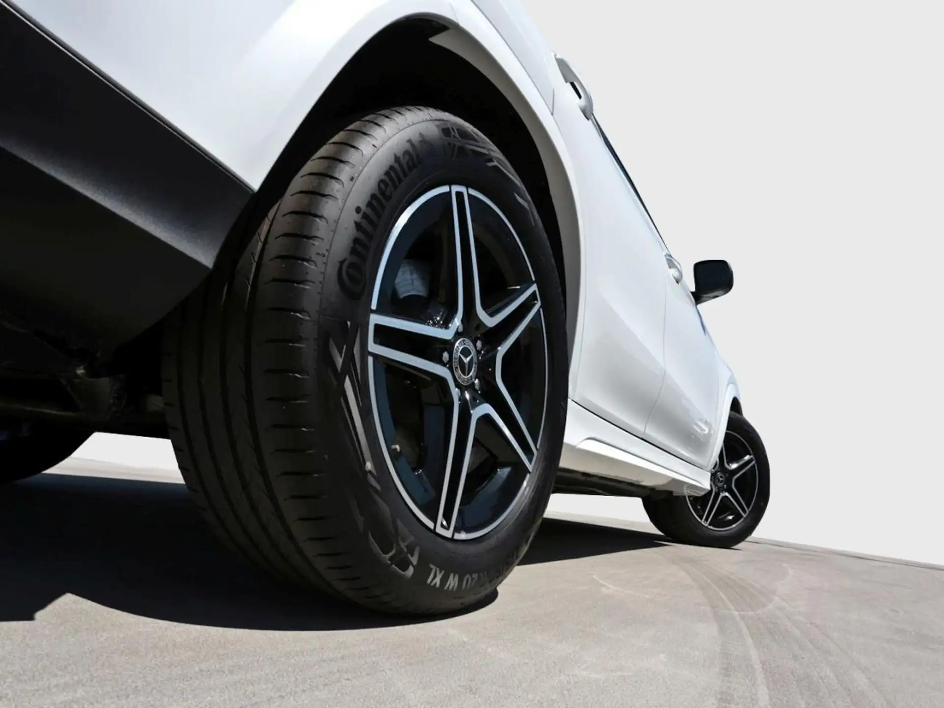 벤츠 Mercedes-Benz GLE GLE 300 2026 흰색 사진 4