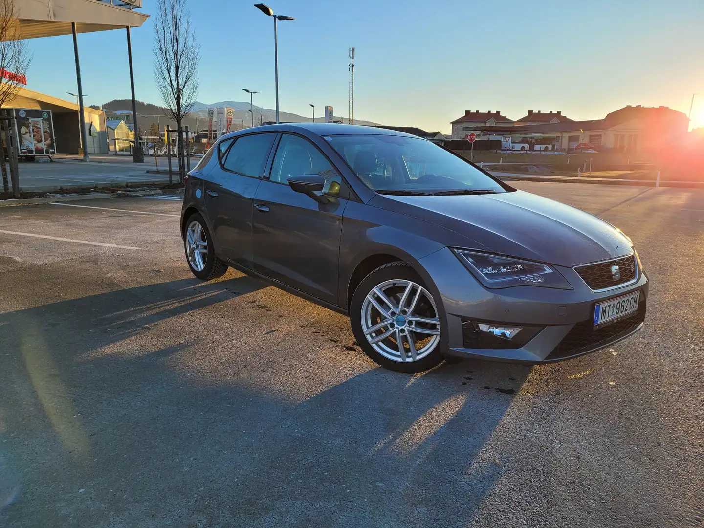 SEAT Leon FR 1,4 TSI Start-Stopp Grau - 2