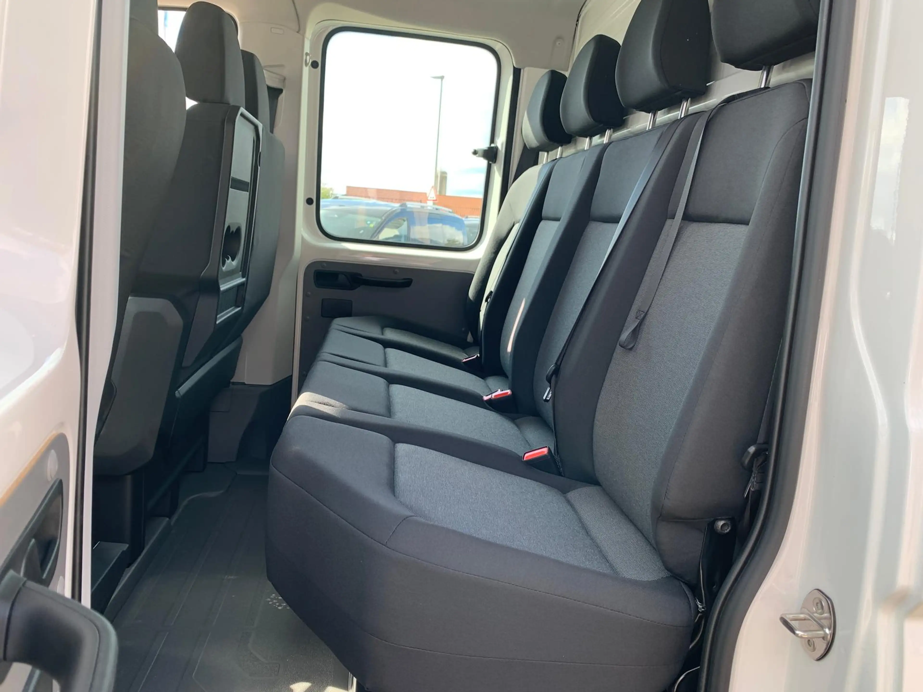 Volkswagen Crafter VW Crafter 35 DoKa MR L3 AHK 2+3Garantie 7-Sitzer — photo 15
