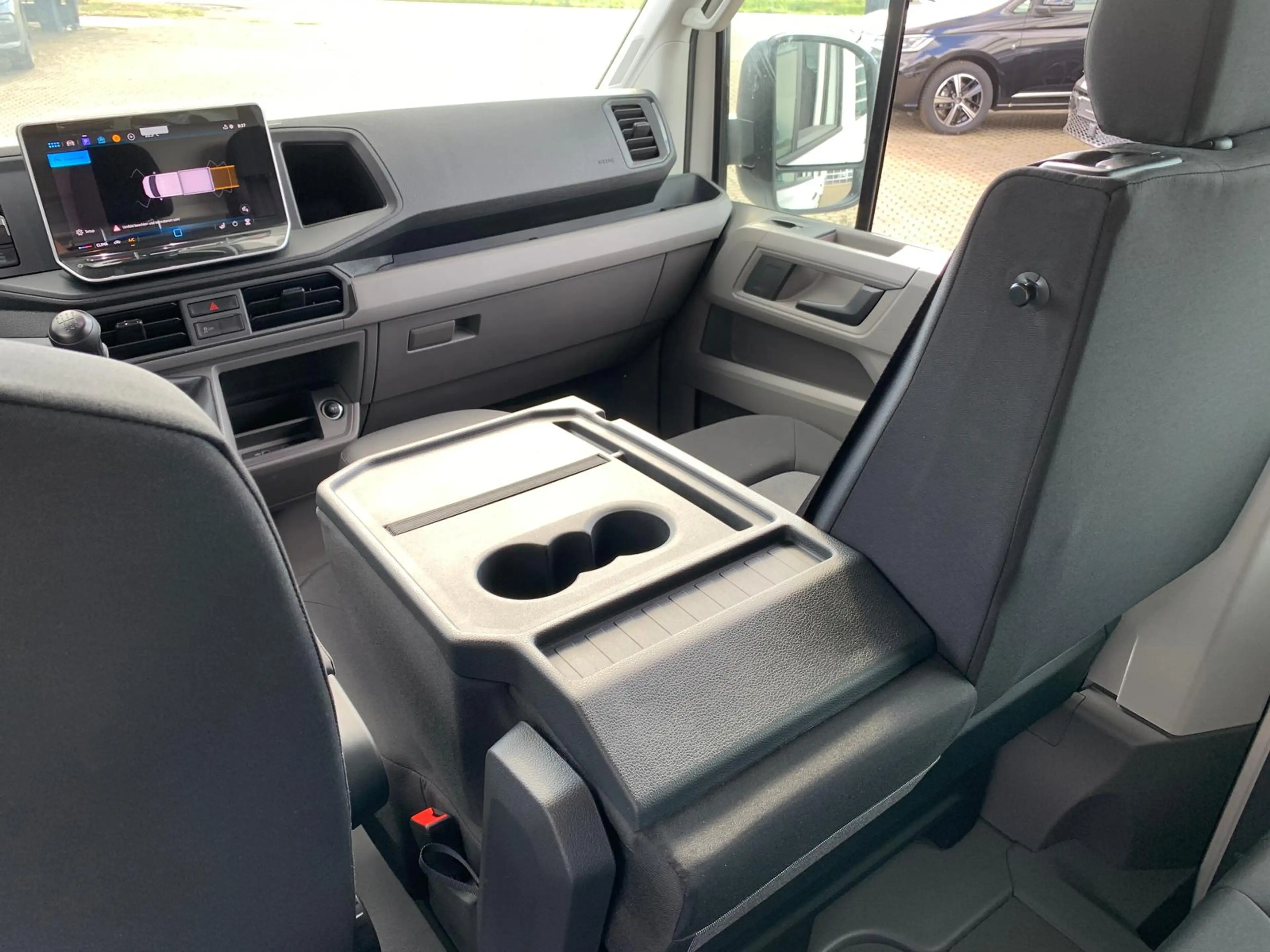 Volkswagen Crafter VW Crafter 35 DoKa MR L3 AHK 2+3Garantie 7-Sitzer — photo 14
