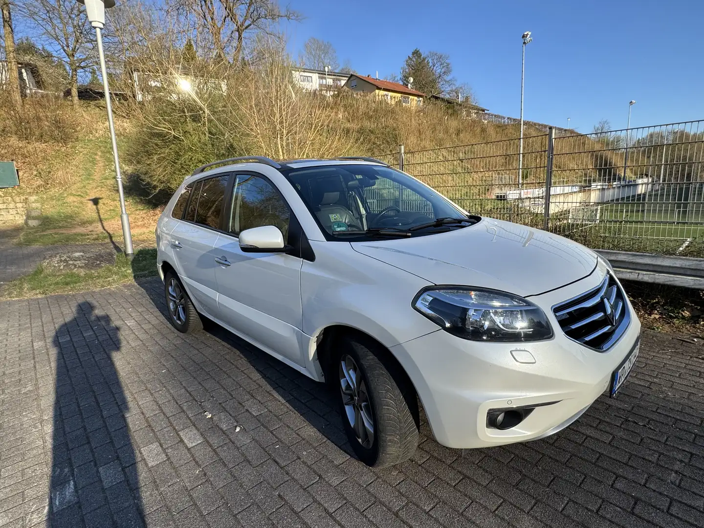 Renault Koleos SUV mit 2.0dCi 173 PS 4x4 Leder Voll Ausstattung Bílá - 1