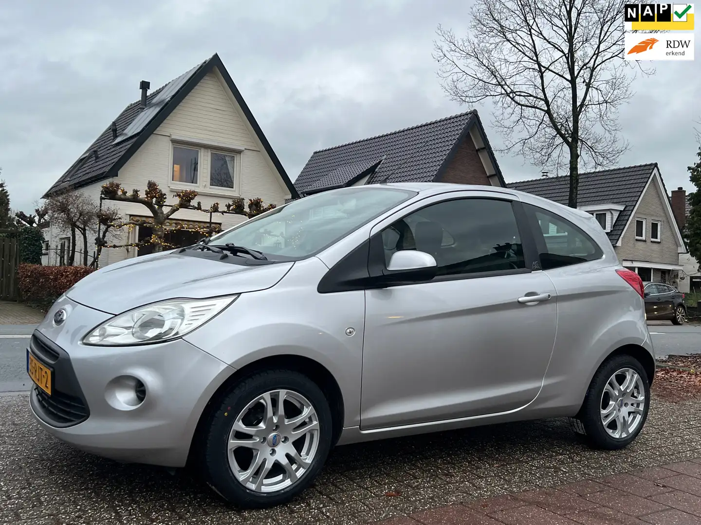 Ford Ka/Ka+ 1.2 Limited 127.000 km NL-AUTO-NAP. Grijs - 1