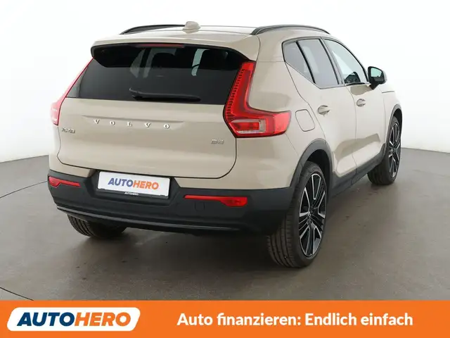 Volvo XC40 view 6