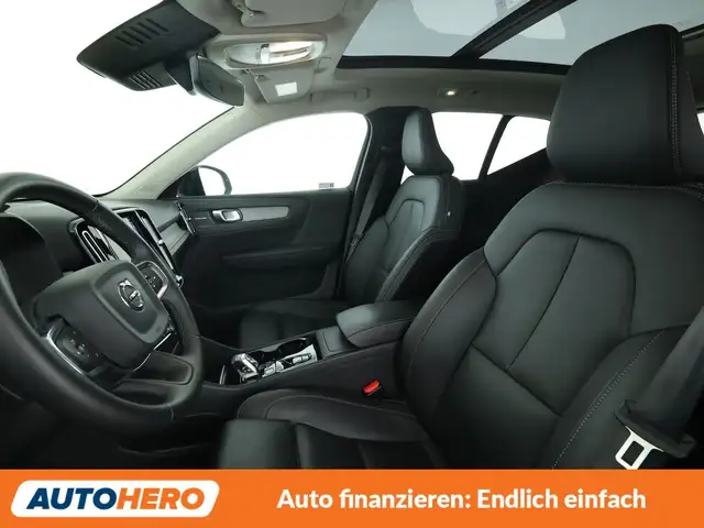 Volvo XC40 view 10