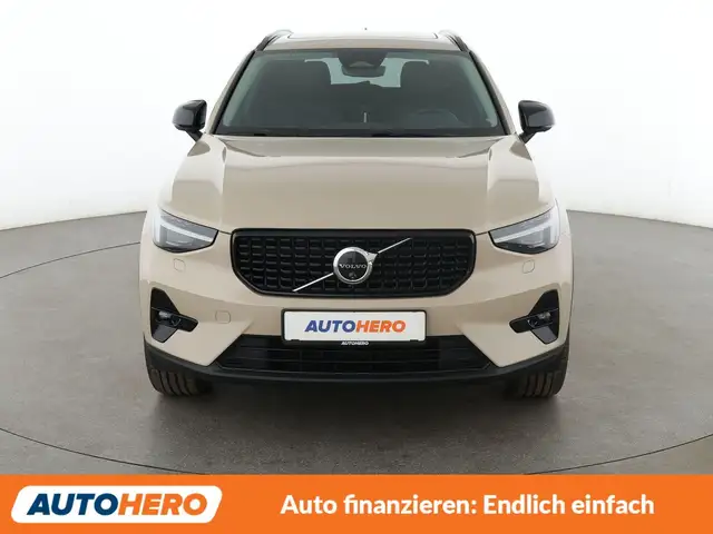 Volvo XC40 view 9