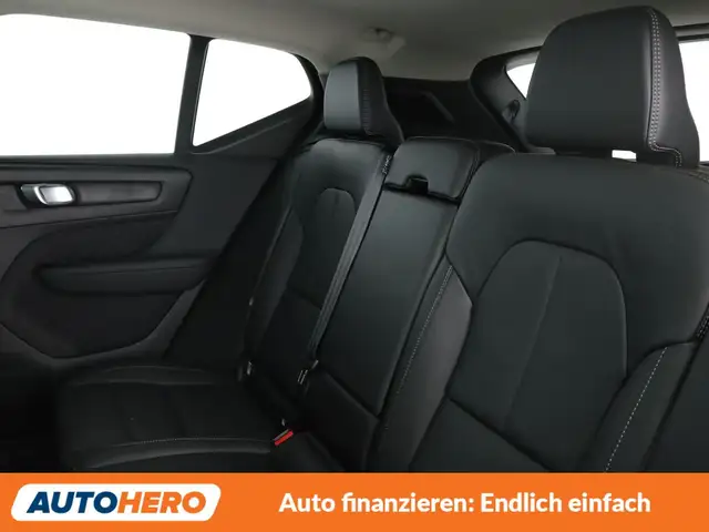 Volvo XC40 view 14