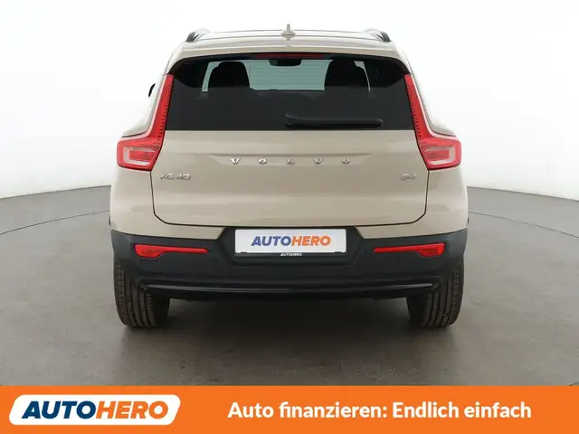 Volvo XC40 view 5