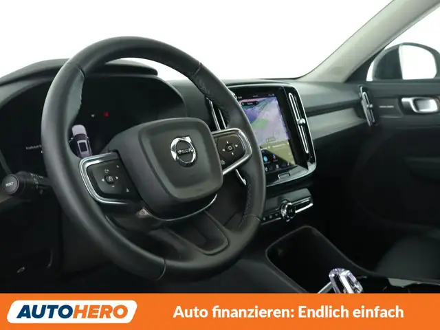 Volvo XC40 view 11