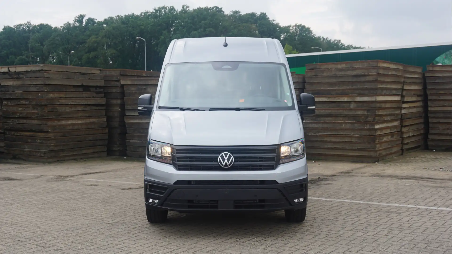 Volkswagen Crafter 30 2.0 TDI 140PK L3H3 Automaat Highline, Modeljaar Gris - 2