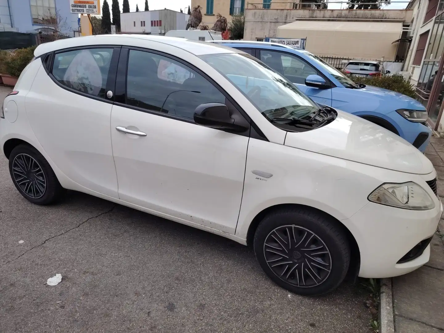 Lancia Ypsilon Gold 1,2 ecoshic gpl Wit - 2